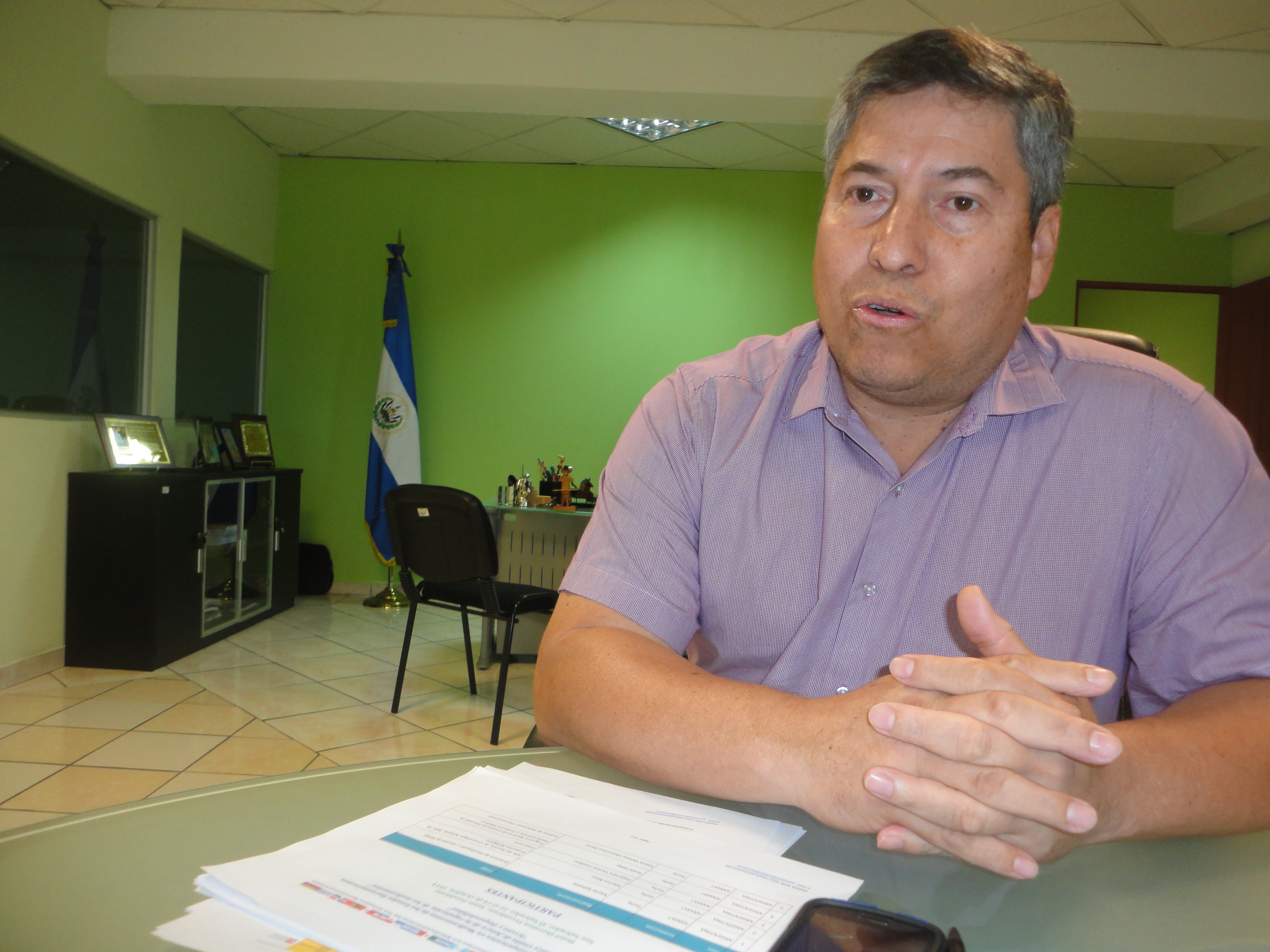Vicente Coto: “A usted le harán un favor cuando no le vendan antibióticos sin receta”